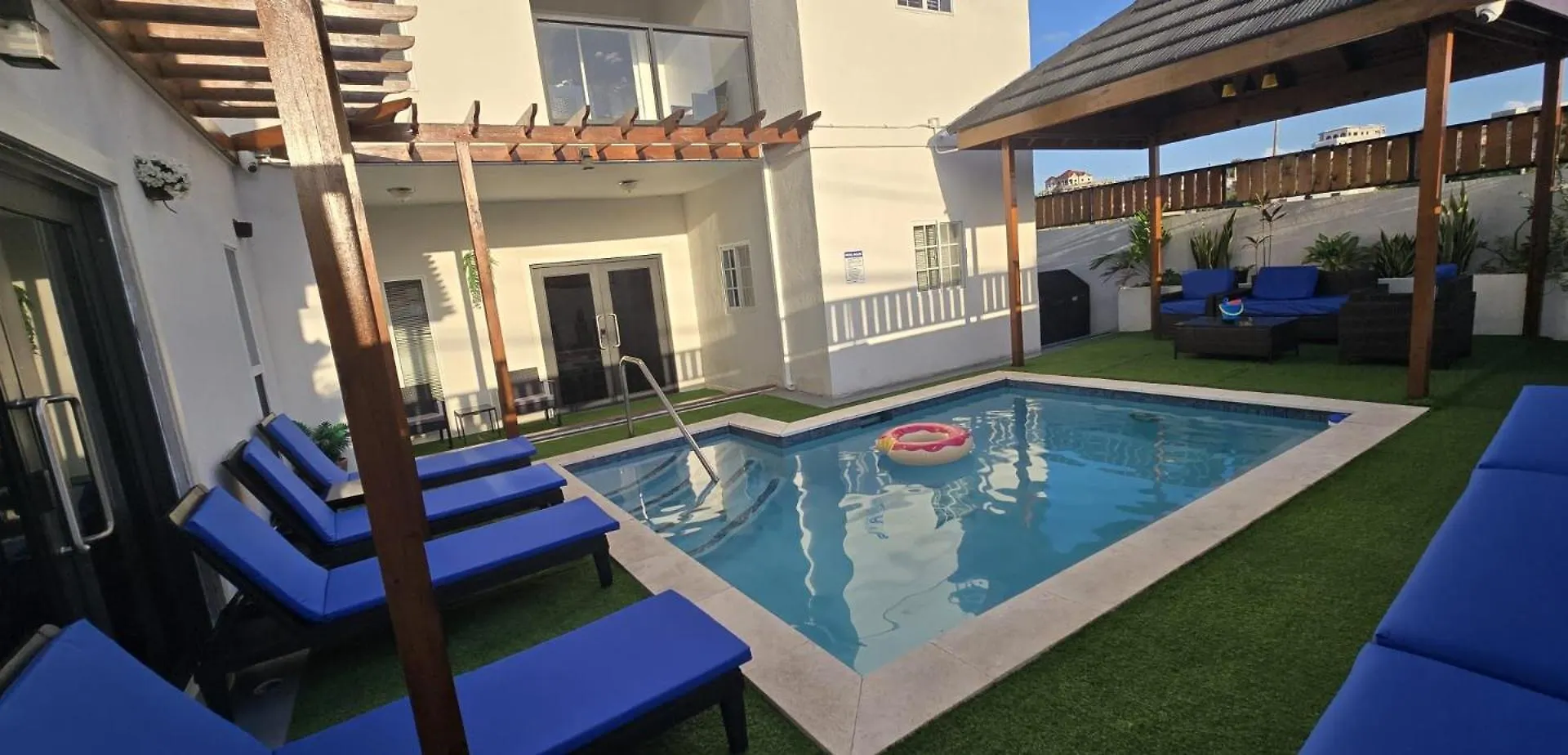 Luxurious 6 Bed Villa Wown Pool Portmore Jamaica