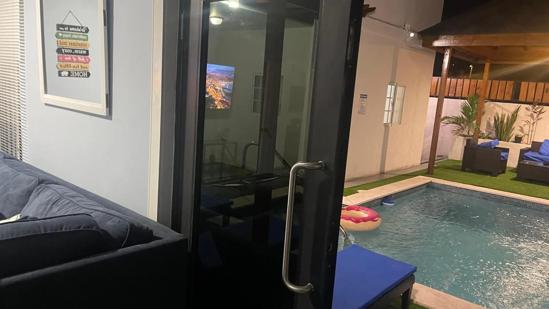 Luxurious 6 Bed Villa Wown Pool Portmore 0*,  Jamaica